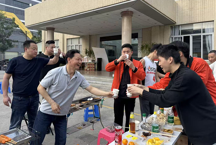 菲思頓圓滿舉辦冬日燒烤團建活動