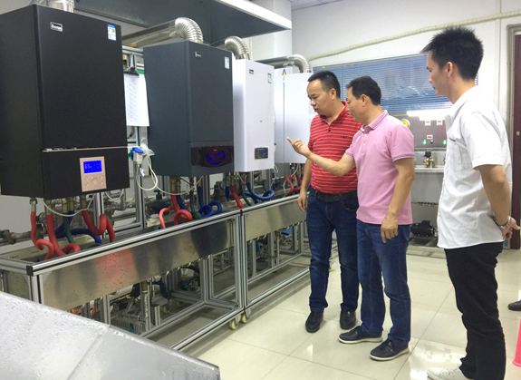參觀技術(shù)研發(fā)中心了解產(chǎn)品性能