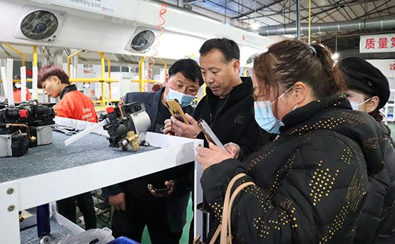 青?？疾靾F參觀菲思盾壁掛爐配件