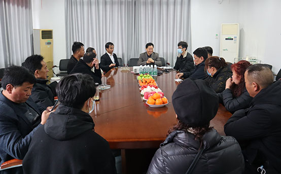 青?？疾靾F同菲思盾壁掛爐洽談合作